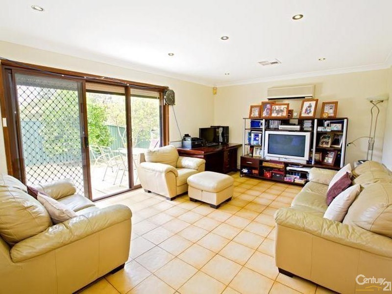 Edensor Park NSW 2176