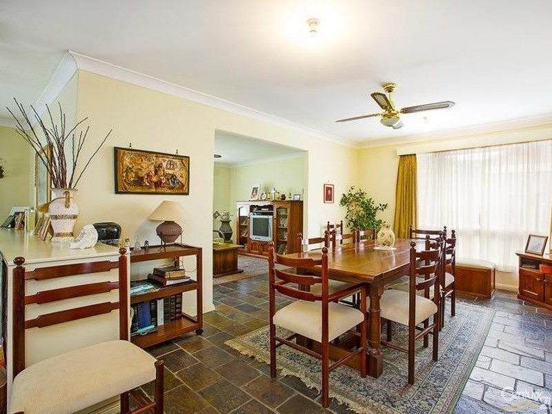 6 Teak Close, Bossley Park NSW 2176