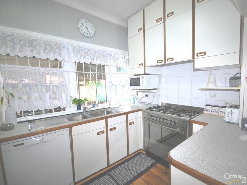 67 Railway Parade, Fairfield NSW 2165