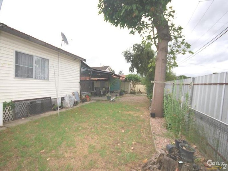 67 Railway Parade, Fairfield NSW 2165