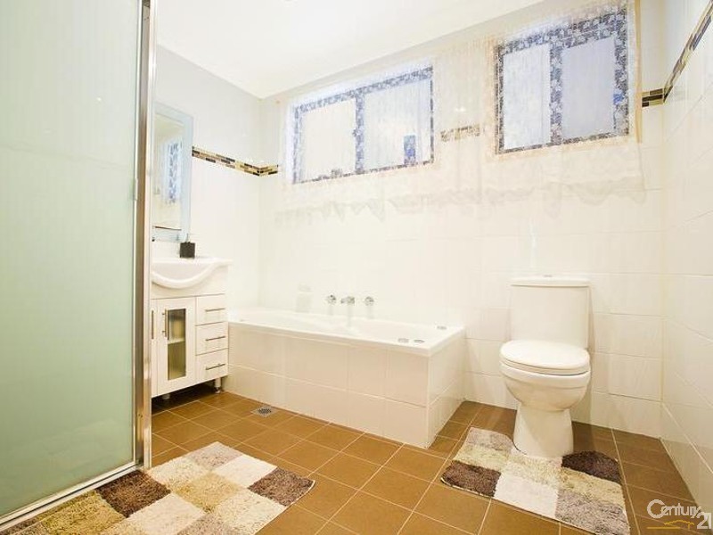 18 Newcastle Street, Wakeley NSW 2176