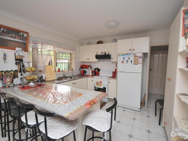 Edensor Park NSW 2176