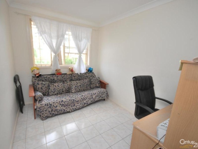 Edensor Park NSW 2176