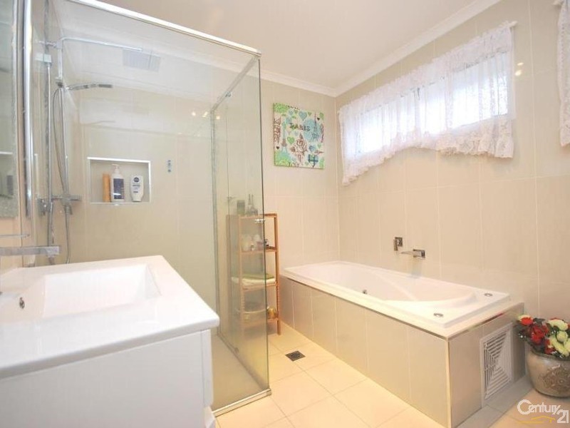 57 Musgrave Crescent, Fairfield West NSW 2165