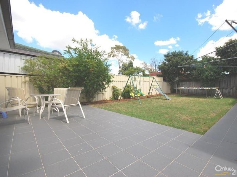 57 Musgrave Crescent, Fairfield West NSW 2165