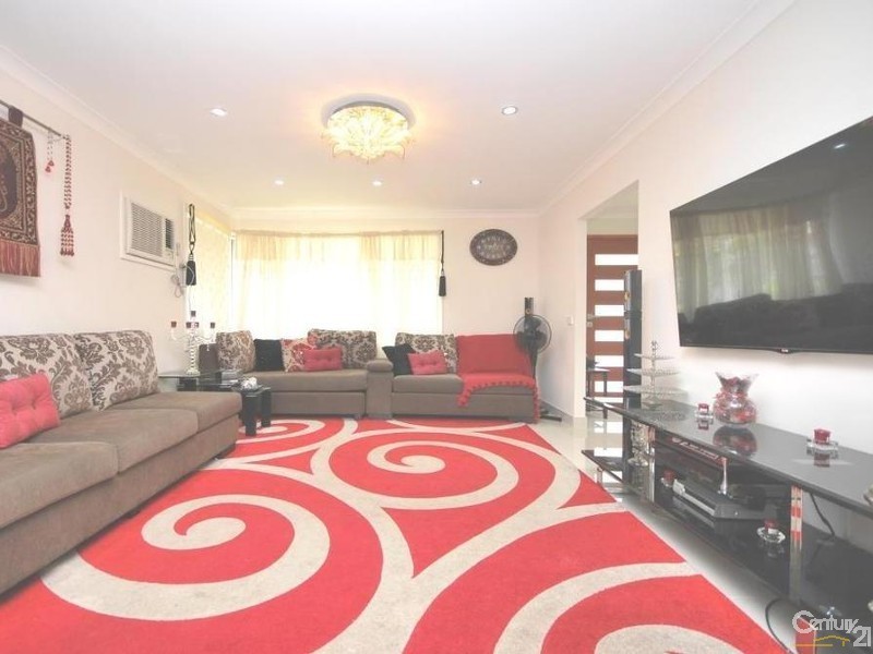 57 Musgrave Crescent, Fairfield West NSW 2165