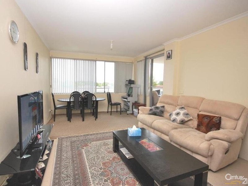 302/13 Spencer Street, Fairfield NSW 2165