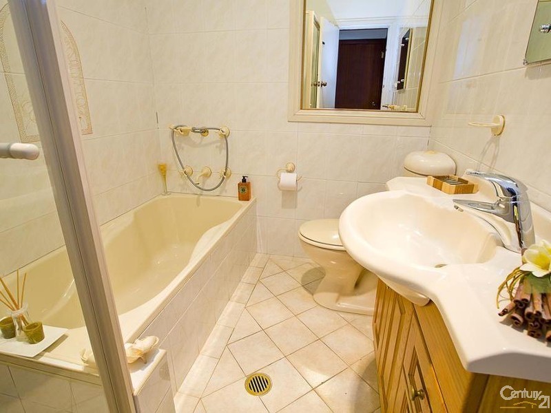 Fairfield West NSW 2165