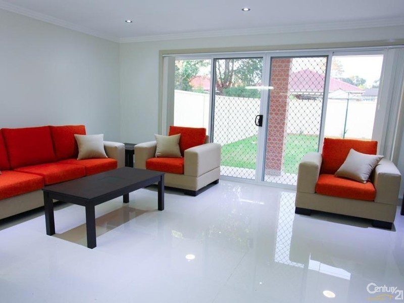 11  Harden St, Canley Heights NSW 2166