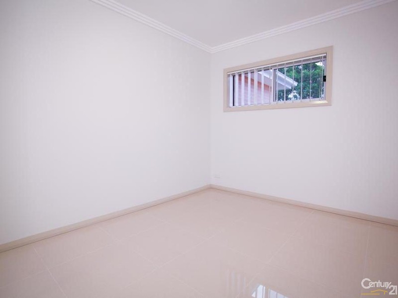 11  Harden St, Canley Heights NSW 2166