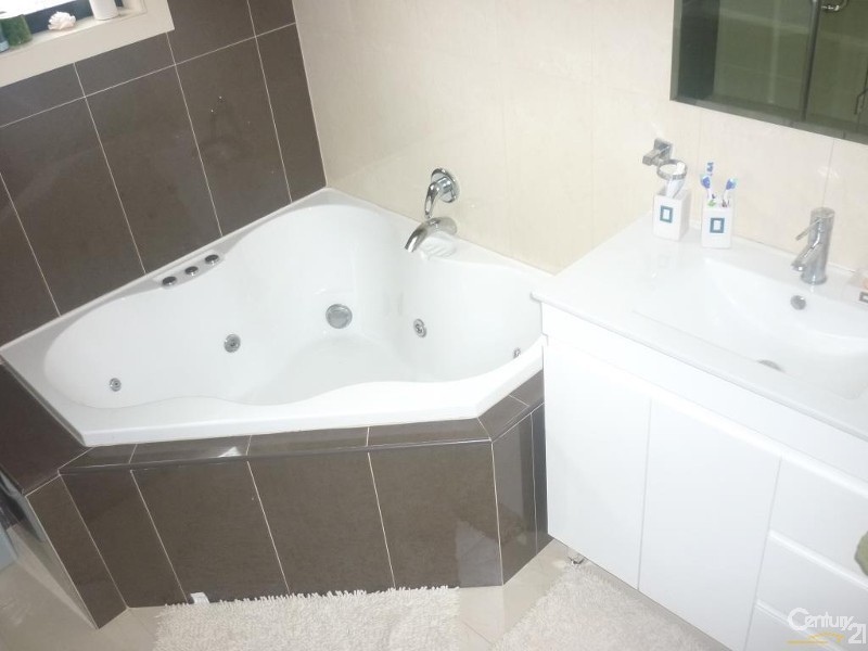 146A Avoca Road, Canley Heights NSW 2166