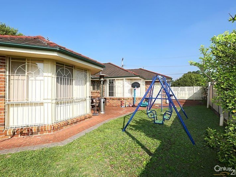 51 Hawkesbury Street, Fairfield West NSW 2165
