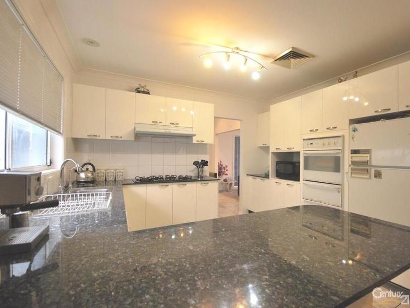 14 Comin Place, Abbotsbury NSW 2176