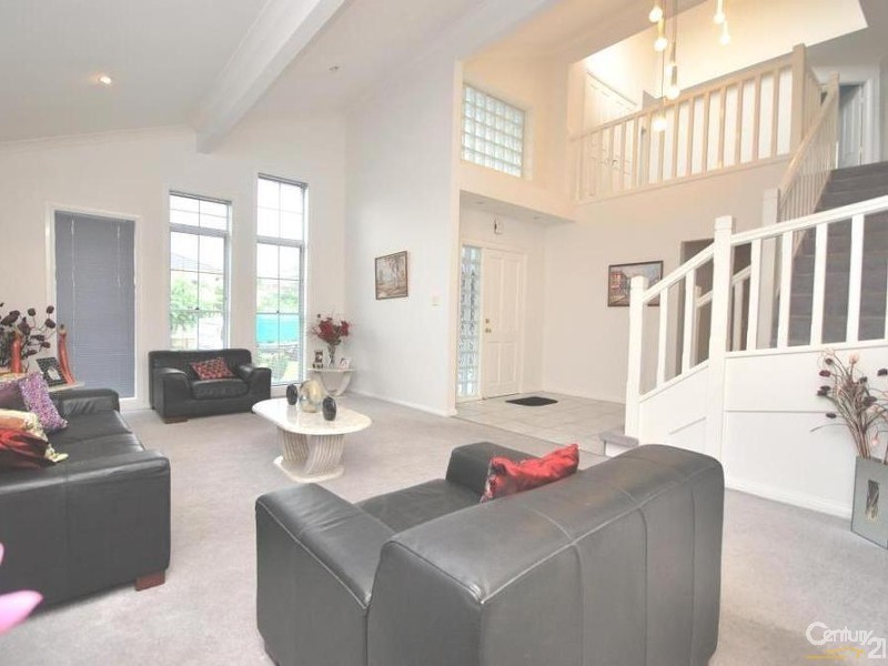 14 Comin Place, Abbotsbury NSW 2176