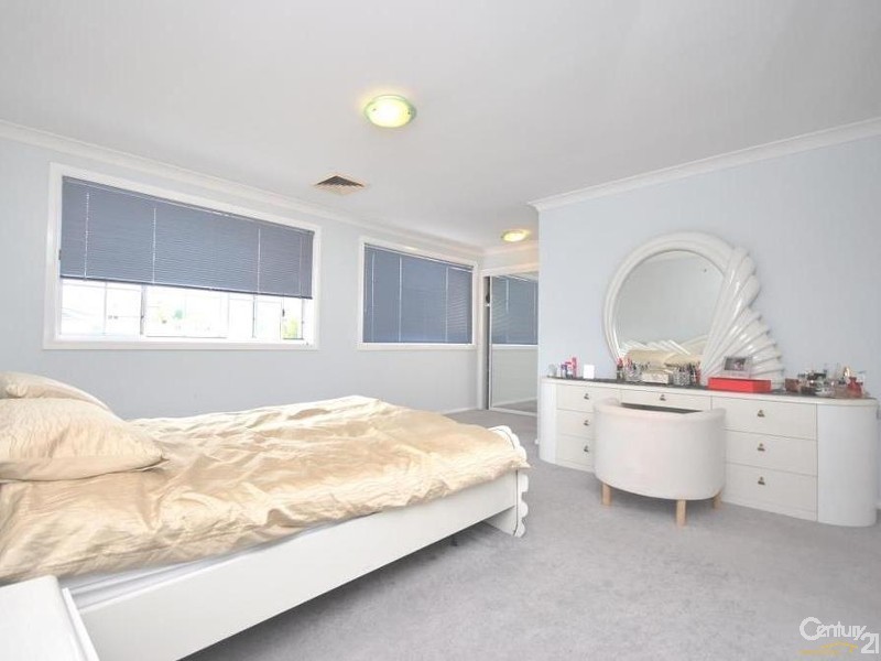 14 Comin Place, Abbotsbury NSW 2176