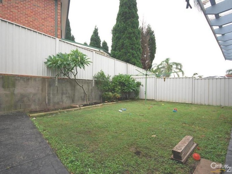 14 Comin Place, Abbotsbury NSW 2176
