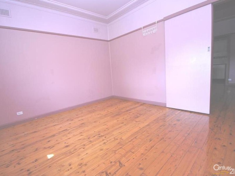 10A  West Street, Guildford NSW 2161