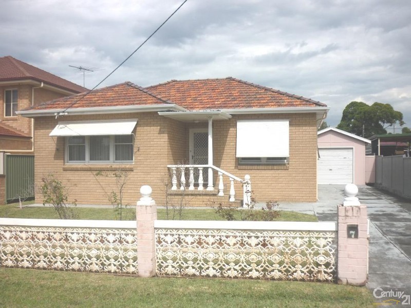 7 Hedges Street, Fairfield NSW 2165