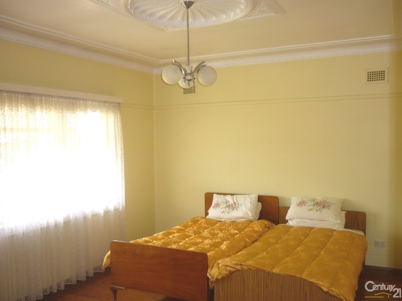 7 Hedges Street, Fairfield NSW 2165