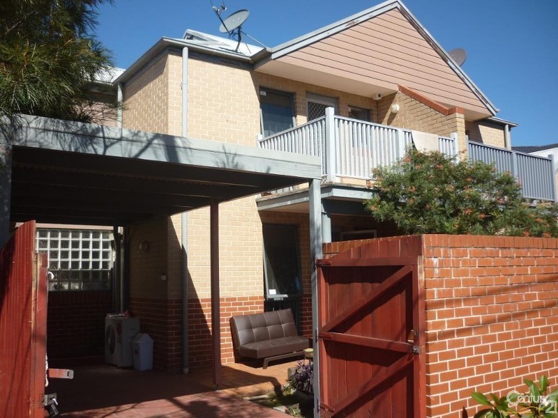 2/10-12 Fairlight Avenue, Fairfield NSW 2165