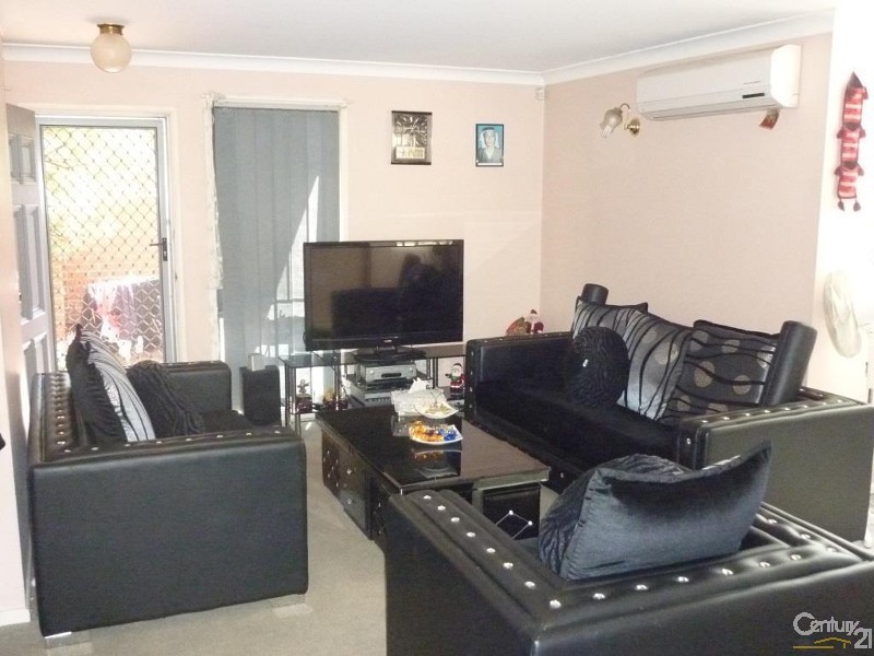 2/10-12 Fairlight Avenue, Fairfield NSW 2165