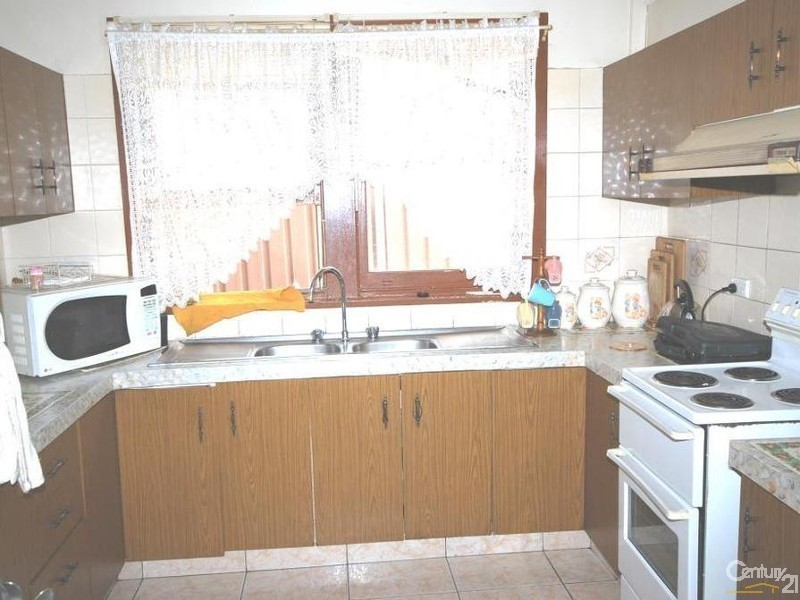 Edensor Park NSW 2176