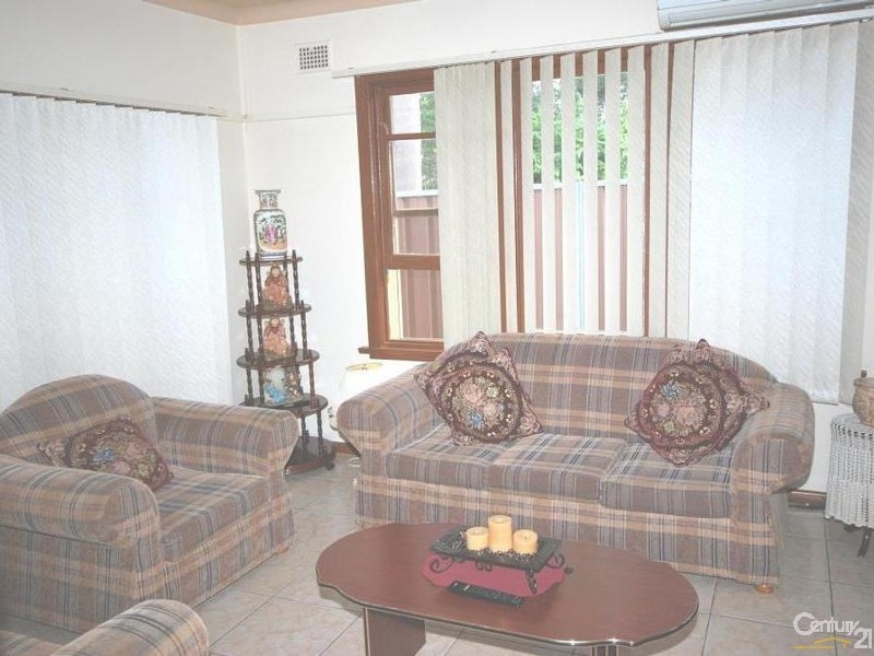 Edensor Park NSW 2176