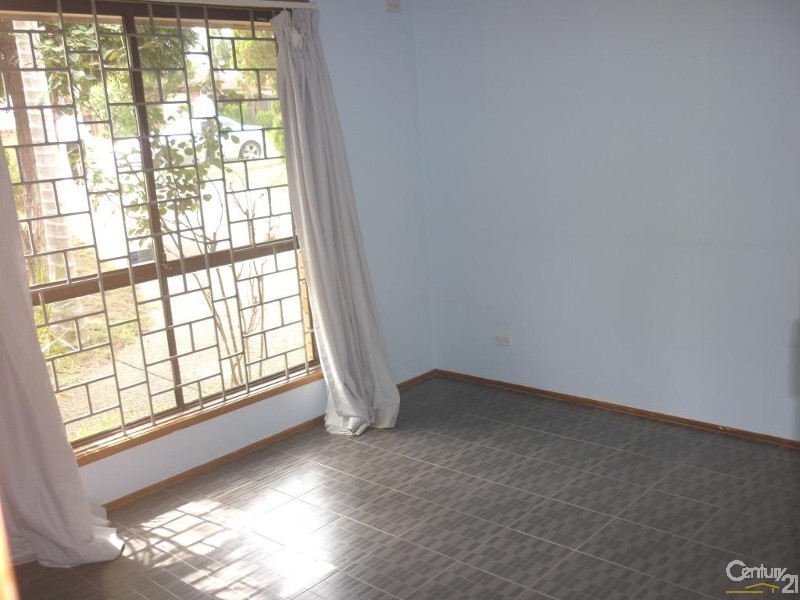 25 Sweethaven Road, Edensor Park NSW 2176
