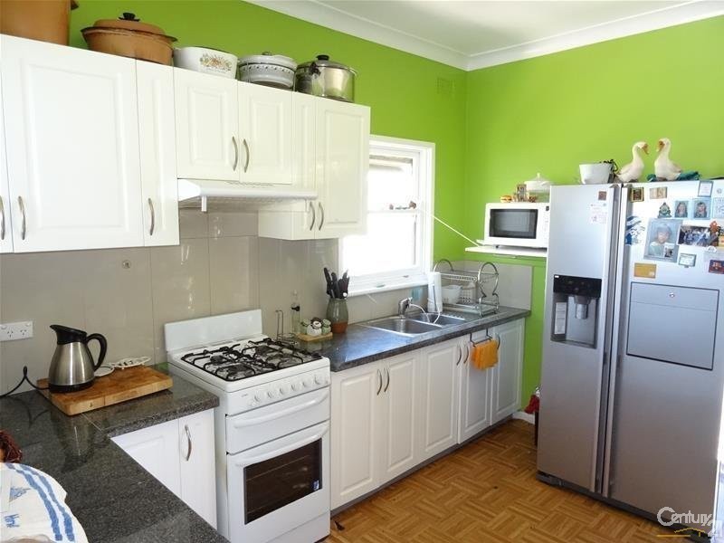 Fairfield West NSW 2165