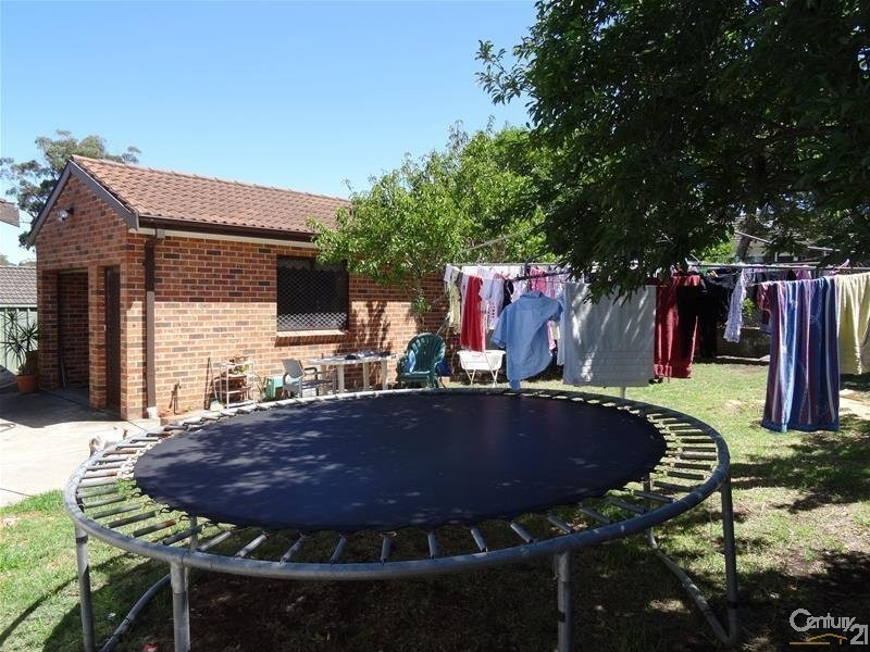 Fairfield West NSW 2165