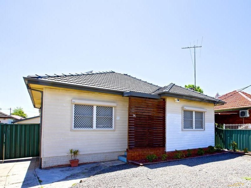 Fairfield East NSW 2165