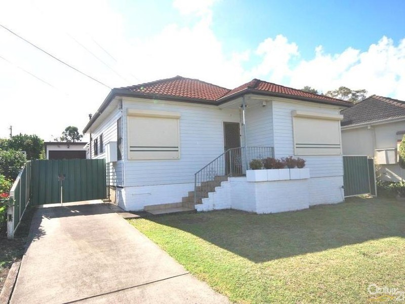 8 Karella Ave, Villawood NSW 2163