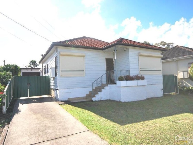 8 Karella Ave, Villawood NSW 2163