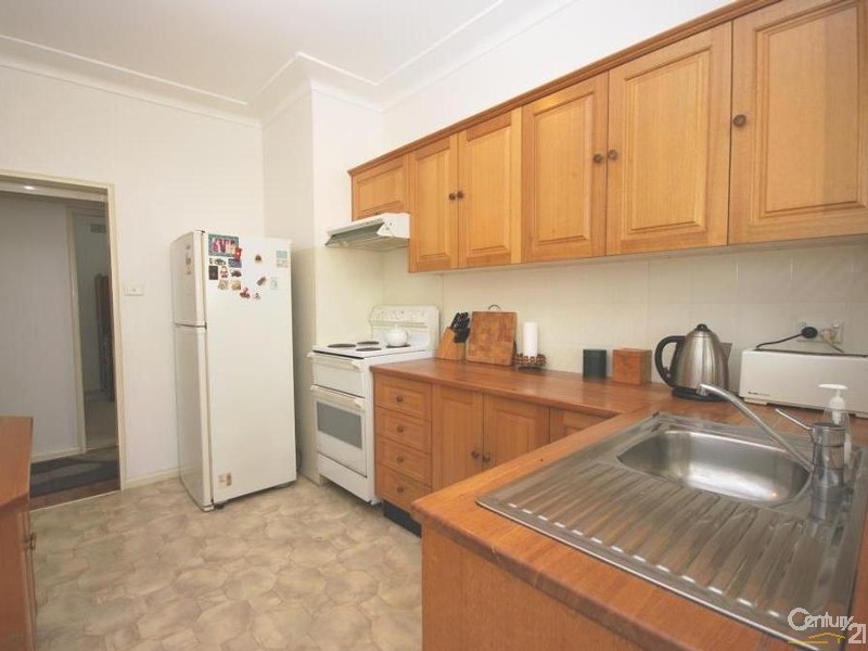 12 Warrumbungle Street, Fairfield West NSW 2165