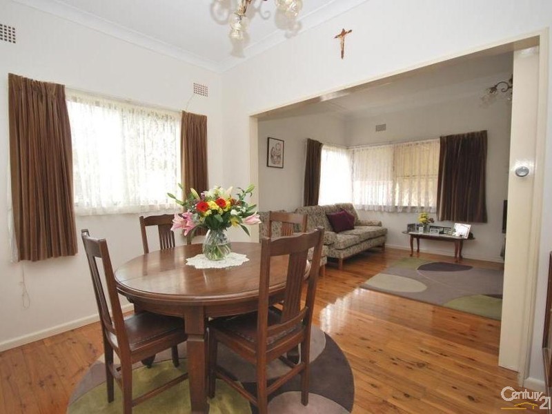 12 Warrumbungle Street, Fairfield West NSW 2165