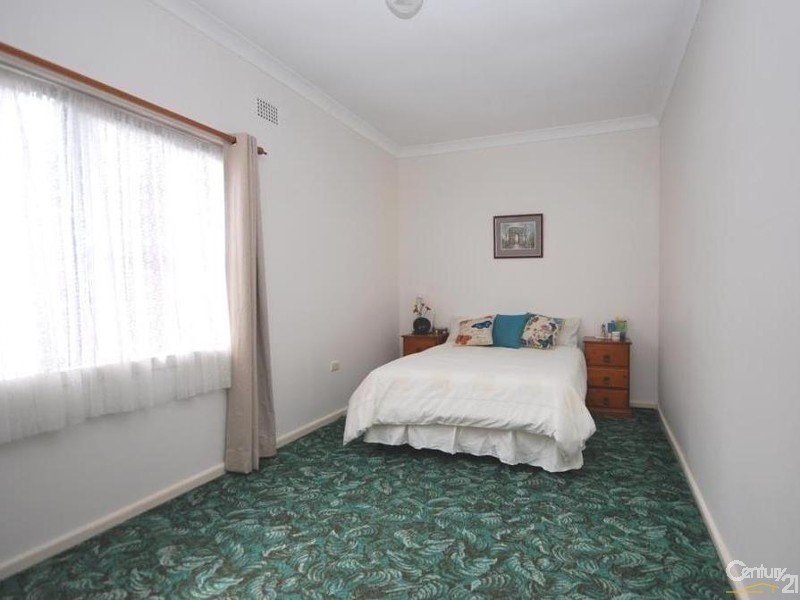 12 Warrumbungle Street, Fairfield West NSW 2165