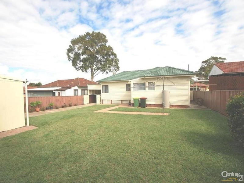 12 Warrumbungle Street, Fairfield West NSW 2165