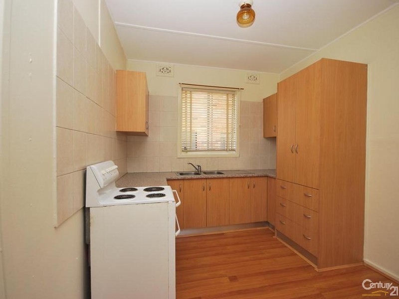 32 Rosina, Fairfield West NSW 2165