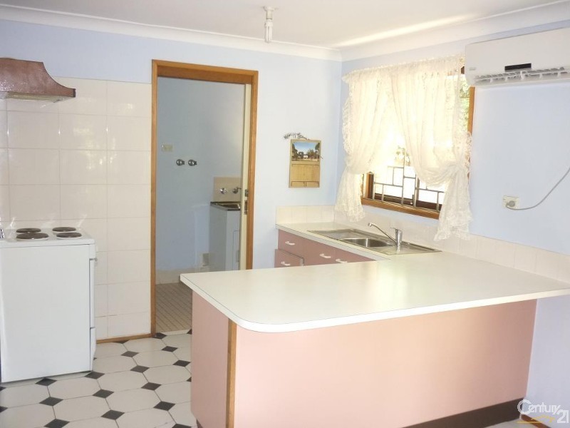 Edensor Park NSW 2176