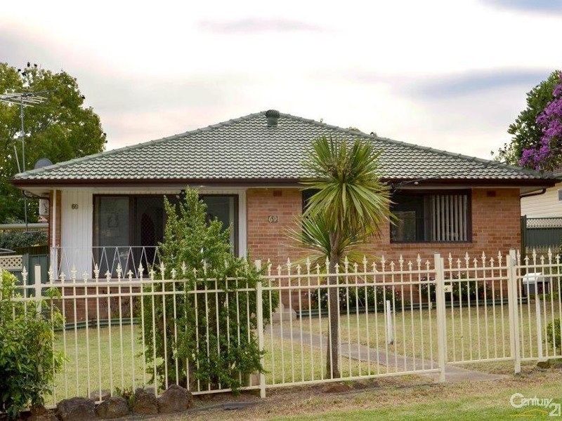 69 Tasman Parade, Fairfield West NSW 2165