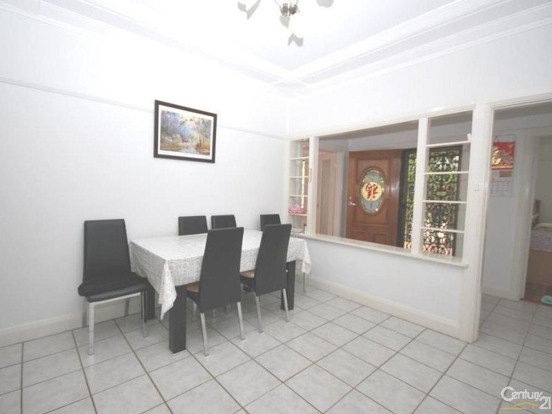 44 Riverview Rd, Fairfield NSW 2165