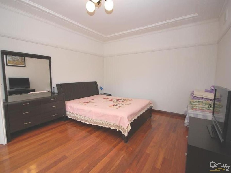 44 Riverview Rd, Fairfield NSW 2165