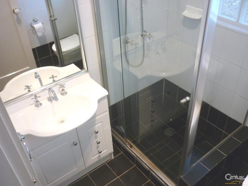 44 Riverview Rd, Fairfield NSW 2165