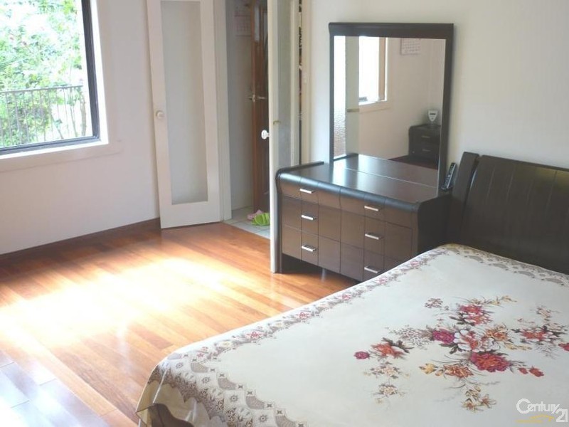 44 Riverview Rd, Fairfield NSW 2165