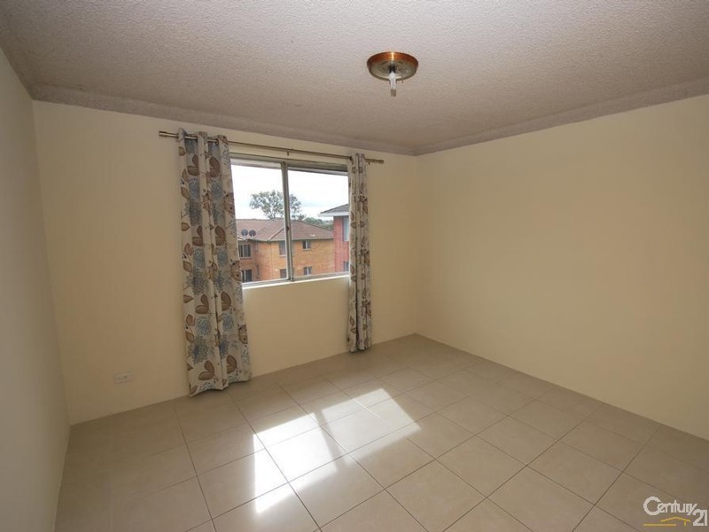 9/7 Carramar Avenue, Carramar NSW 2163