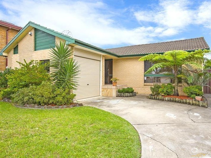 8 Canterbury Road, St Johns Park NSW 2176