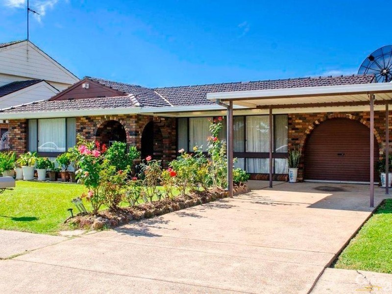 30 Dakota Drive, Bossley Park NSW 2176