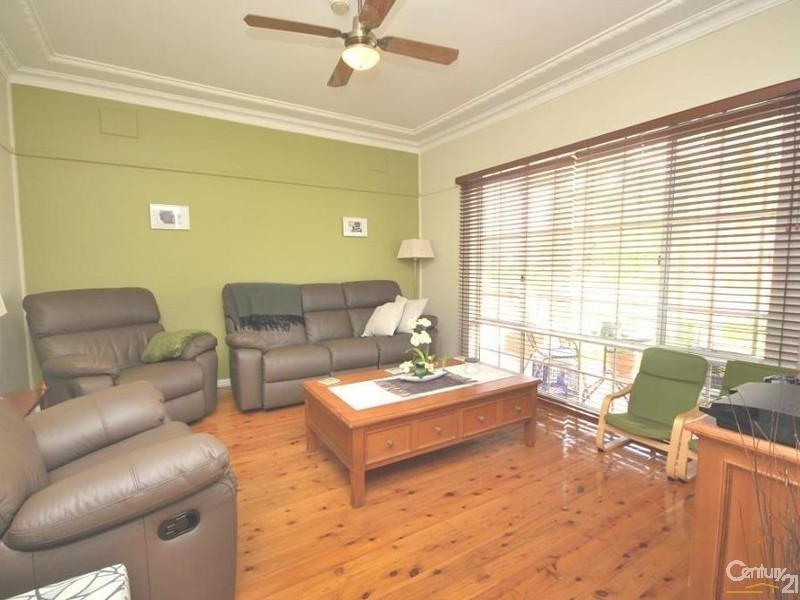 14 Cathcart st, Fairfield NSW 2165