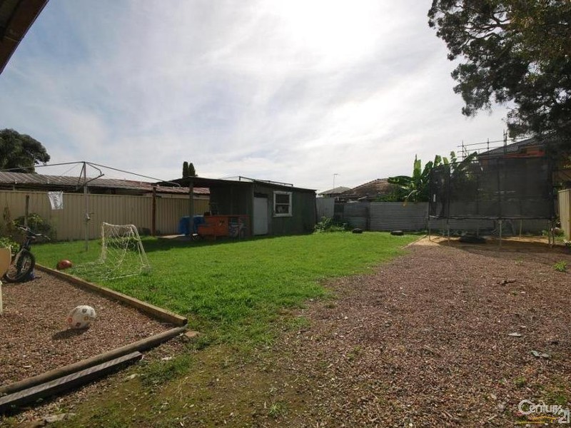 14 Cathcart st, Fairfield NSW 2165