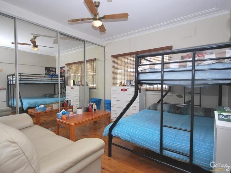 14 Cathcart st, Fairfield NSW 2165